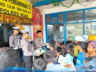 Sat Lantas Polres Nias Melaksanakan Kegiatan Rutin Jumat Berkah